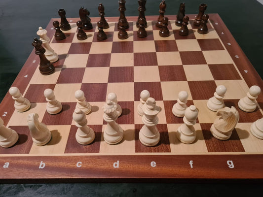 Combo de piezas y tablero de madera