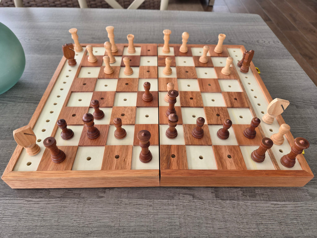 Ajedrez Táctil de Madera para Personas con Discapacidad Visual