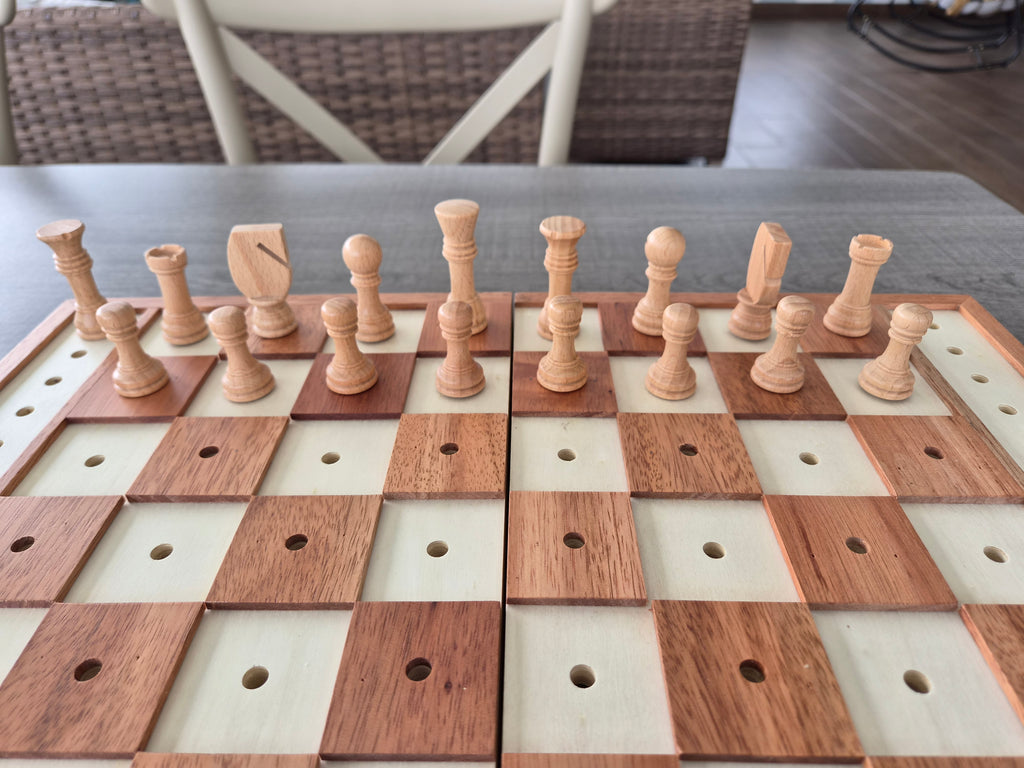 Ajedrez Táctil de Madera para Personas con Discapacidad Visual