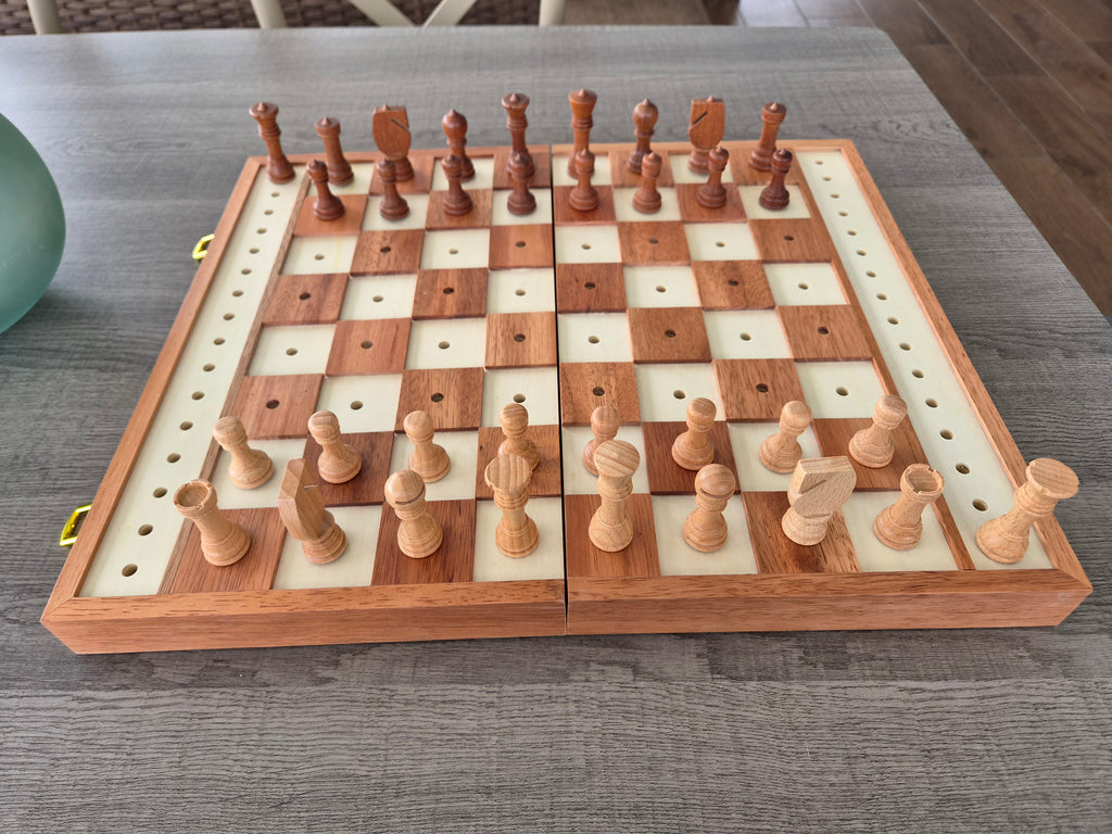 Ajedrez Táctil de Madera para Personas con Discapacidad Visual